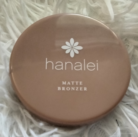 🆕🎉Host Pick 🎉🆕️Hanalei Beauty Company Matte Bronzer - Picture 11 of 16